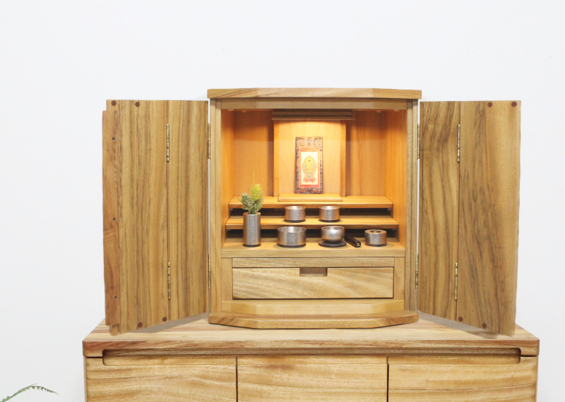 涼香 卓上仏壇｜日本製｜楠（クス） - 天然木・無垢の家具専門店【Kontia】